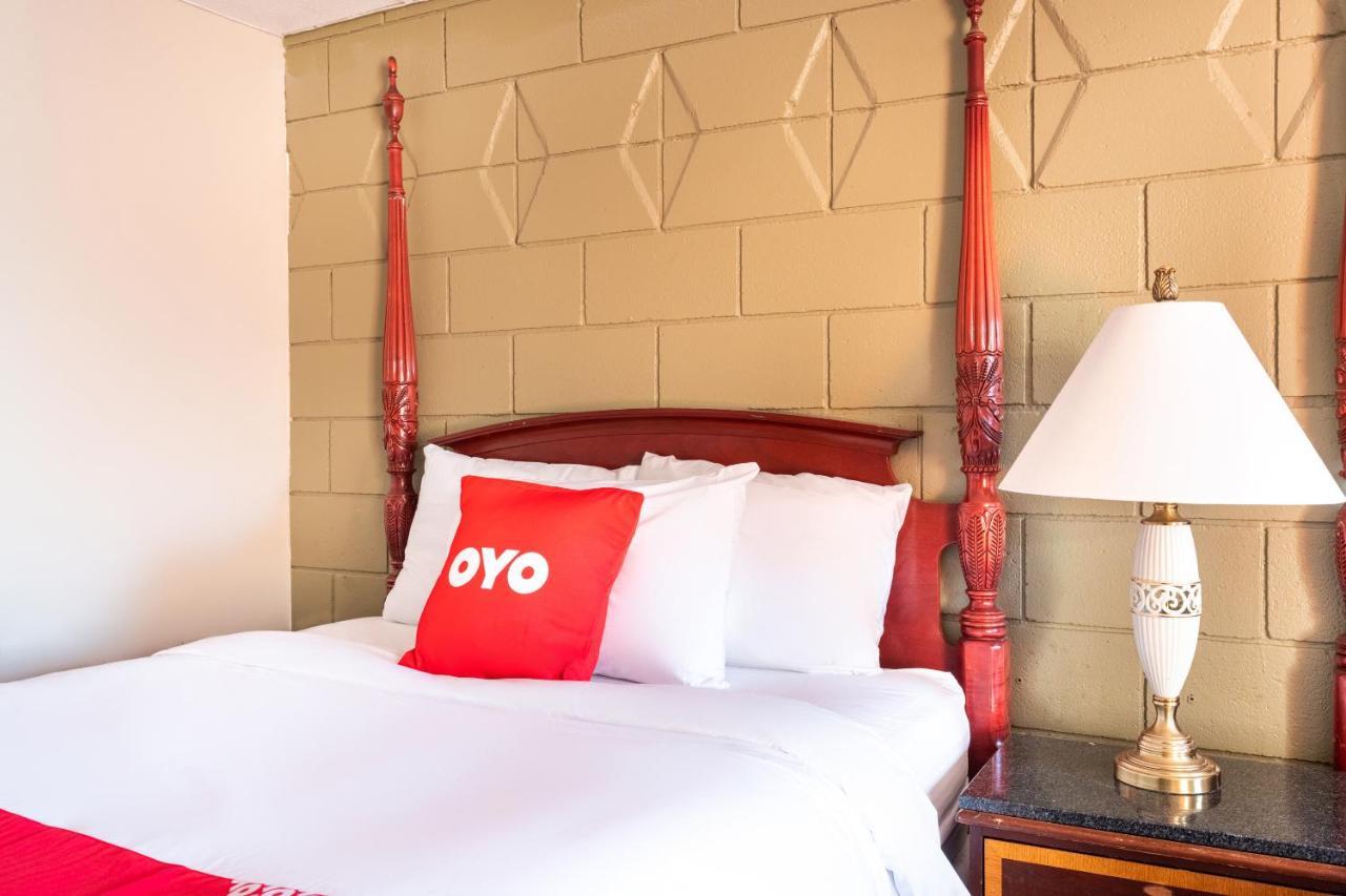 Oyo Hotel Malden Ma Broadway Exteriér fotografie